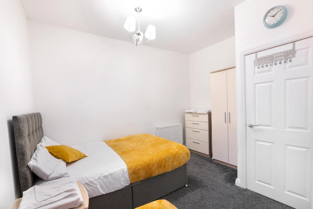 Spacious Apartment Close To City Centre With Secure Parking Leeds  Exterior foto